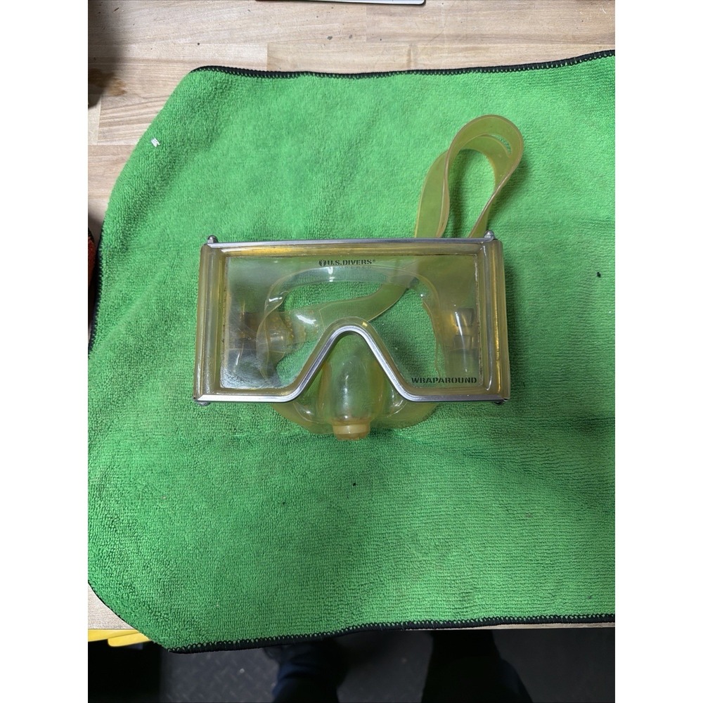Vintage U.S. Divers Wraparound Tempered Glass Dive Mask Taiwan